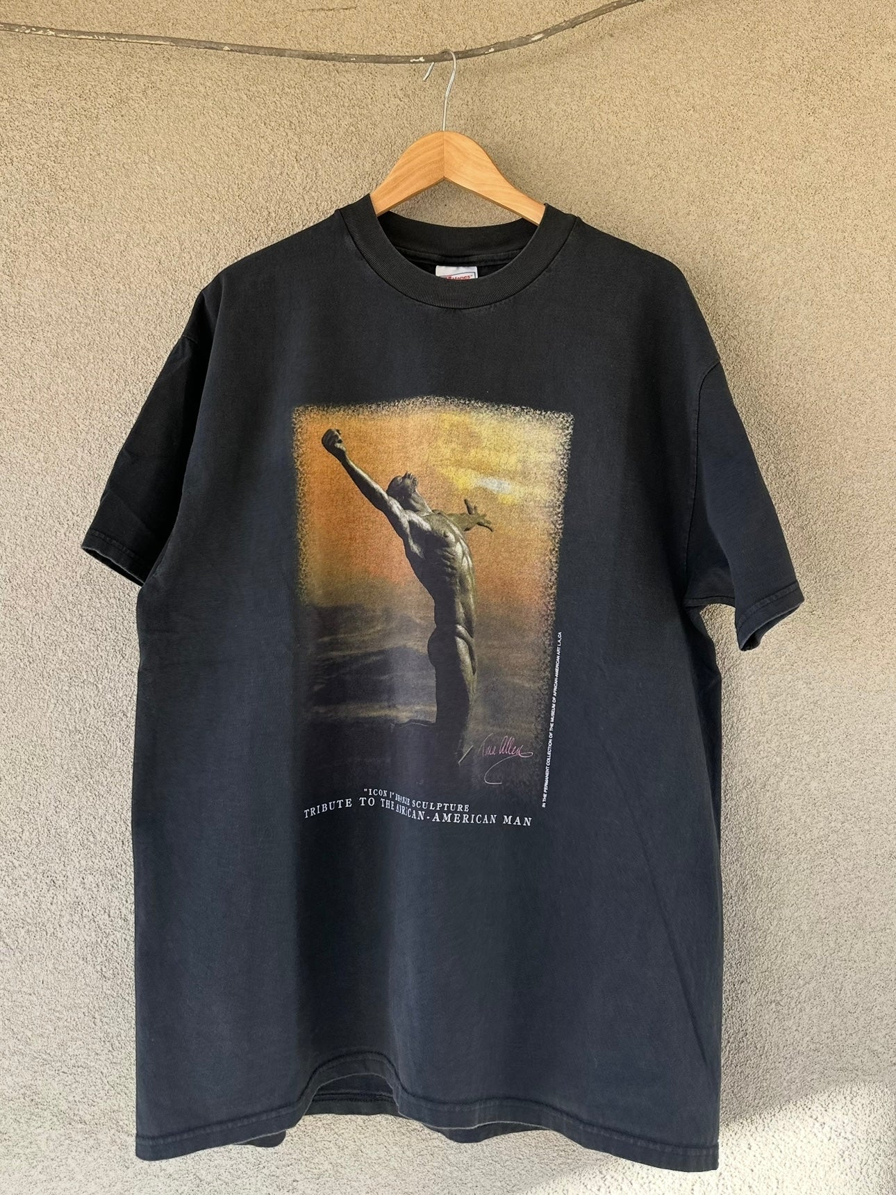 1990's Rare Tina Allen "Kneeling Man" Sculpture African American Art Museum Tee (XL)